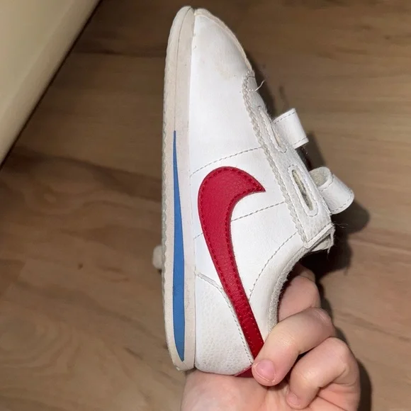 Nike Kids White and Red Velcro Sneakers - Picture 11 of 12
